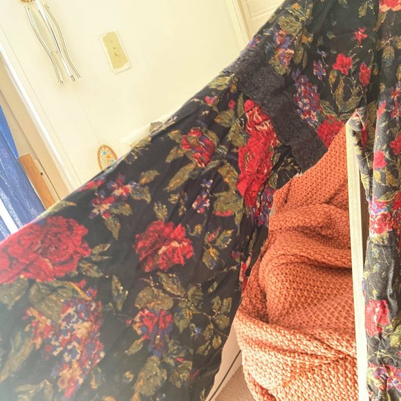 FOREVER 21 FLORAL DRESS - Picture 3 of 6